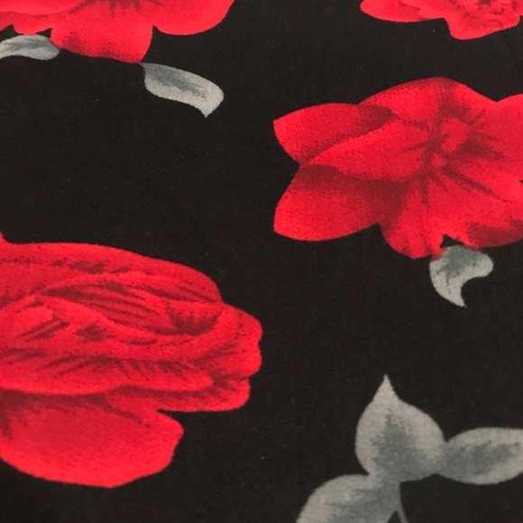 Leggings Black Rose One Size Buttery Soft New - Picture 2 of 3